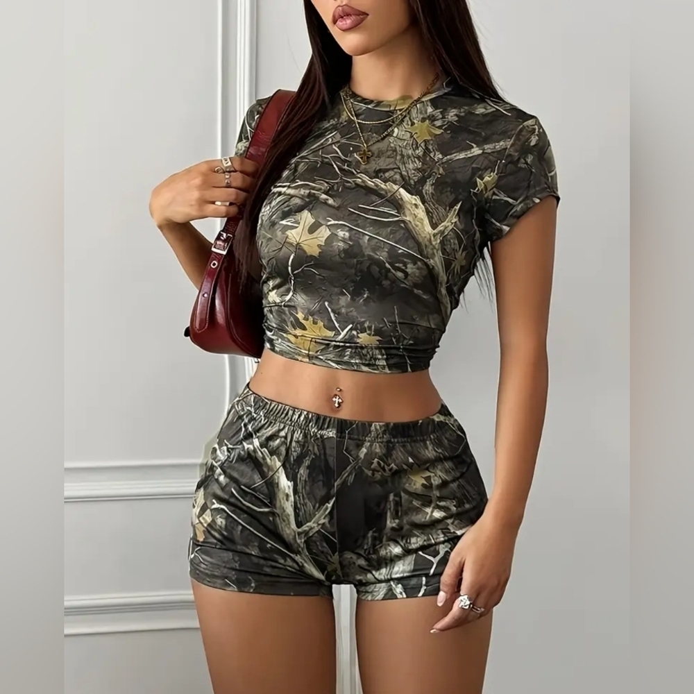 NEW! Camo Print Crop Top and Shorts Set Size Large NWT!